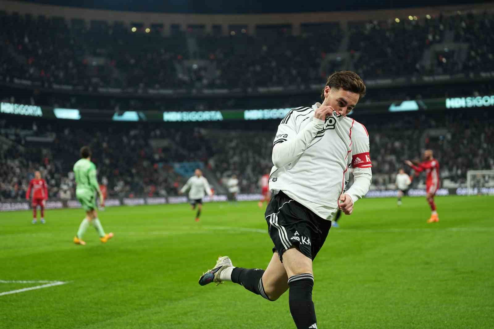 Trendyol Süper Lig: Beşiktaş: 2 - Antalyaspor: 0 (Maç devam ediyor) 18 trendyol super lig besiktas 2 antalyaspor 0 mac devam ediyor 14 Y9QR12b7