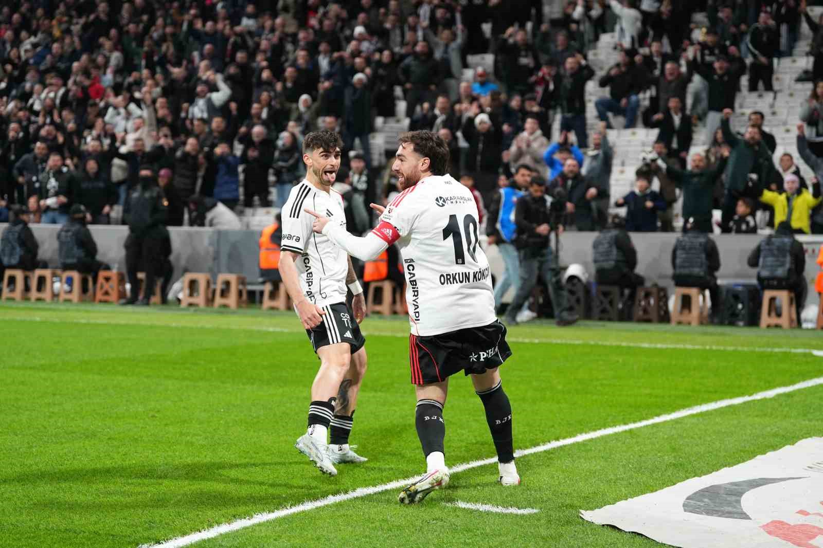 Trendyol Süper Lig: Beşiktaş: 2 - Antalyaspor: 0 (Maç devam ediyor) 19 trendyol super lig besiktas 2 antalyaspor 0 mac devam ediyor 15 PV5EnUpE