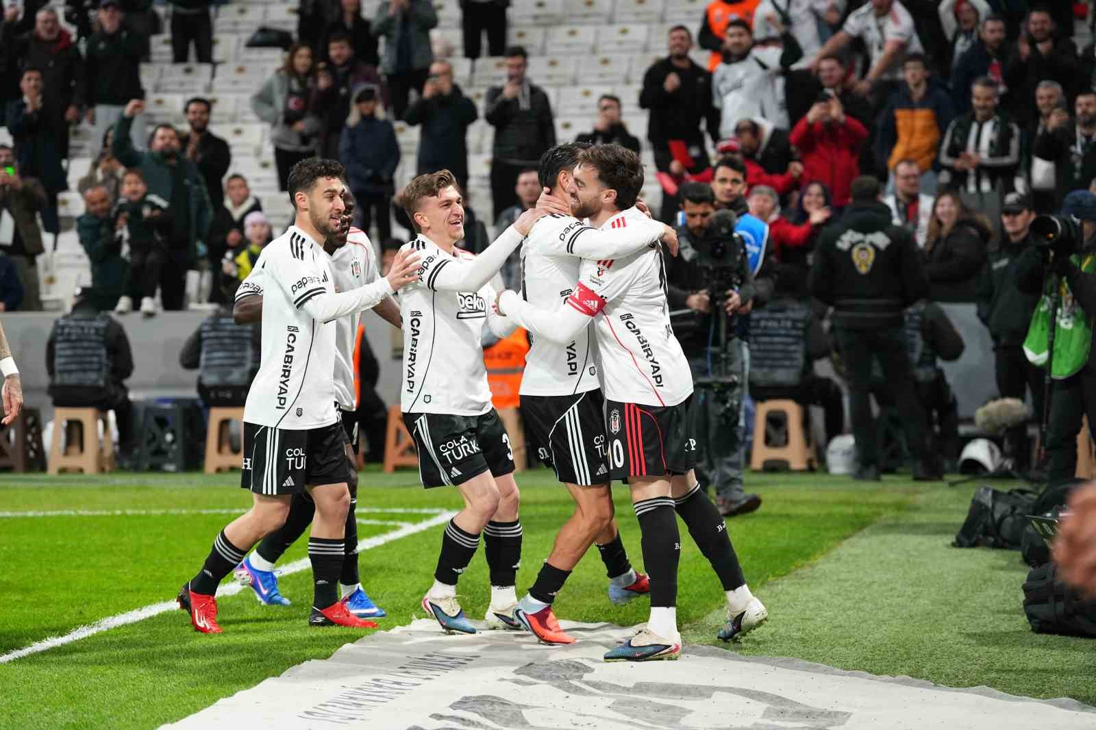 Trendyol Süper Lig: Beşiktaş: 2 - Antalyaspor: 0 (Maç devam ediyor) 24 trendyol super lig besiktas 2 antalyaspor 0 mac devam ediyor 20 hyh186za