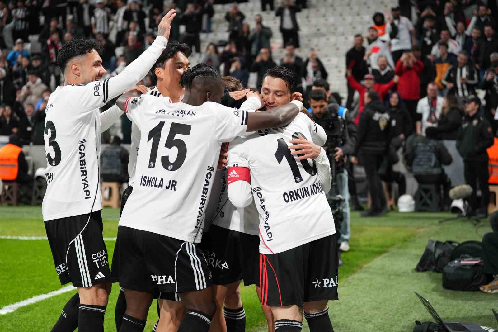 Trendyol Süper Lig: Beşiktaş: 2 - Antalyaspor: 0 (Maç devam ediyor) 25 trendyol super lig besiktas 2 antalyaspor 0 mac devam ediyor 21 PMZq7Tbt