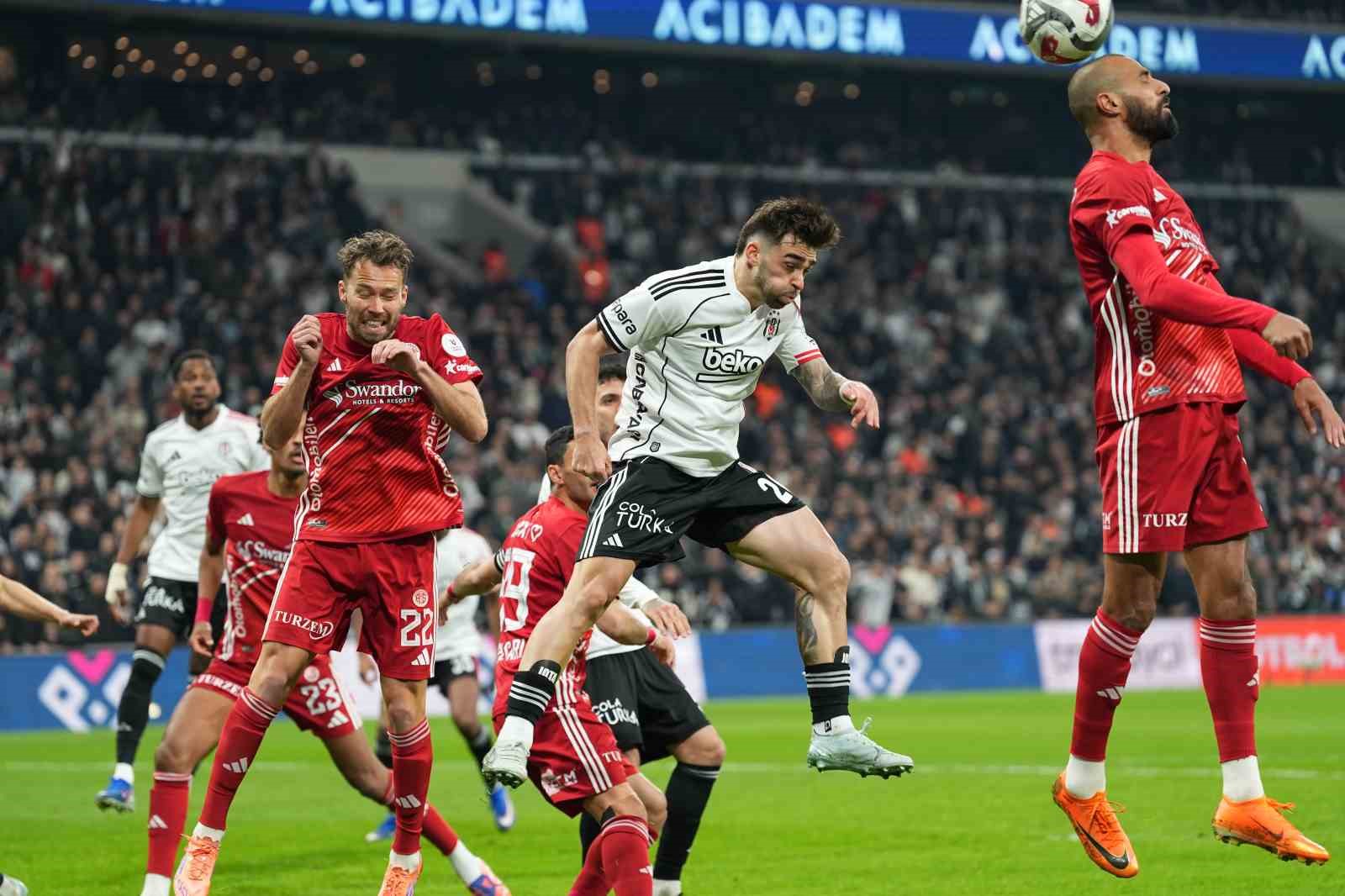Trendyol Süper Lig: Beşiktaş: 2 - Antalyaspor: 0 (Maç devam ediyor) 31 trendyol super lig besiktas 2 antalyaspor 0 mac devam ediyor 27 BV2fUBbC