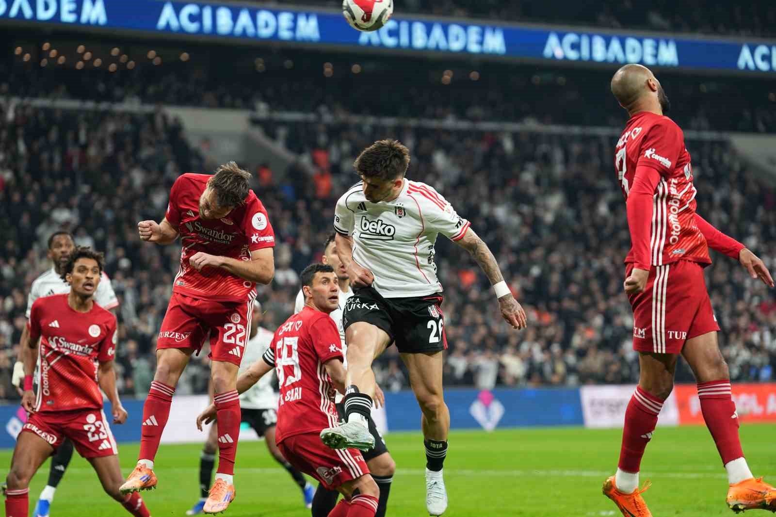 Trendyol Süper Lig: Beşiktaş: 2 - Antalyaspor: 0 (Maç devam ediyor) 32 trendyol super lig besiktas 2 antalyaspor 0 mac devam ediyor 28