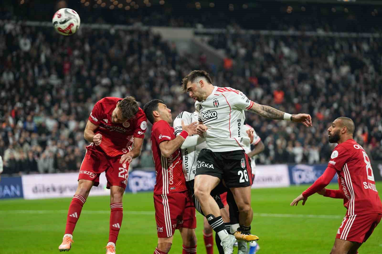Trendyol Süper Lig: Beşiktaş: 2 - Antalyaspor: 0 (Maç devam ediyor) 13 trendyol super lig besiktas 2 antalyaspor 0 mac devam ediyor 9