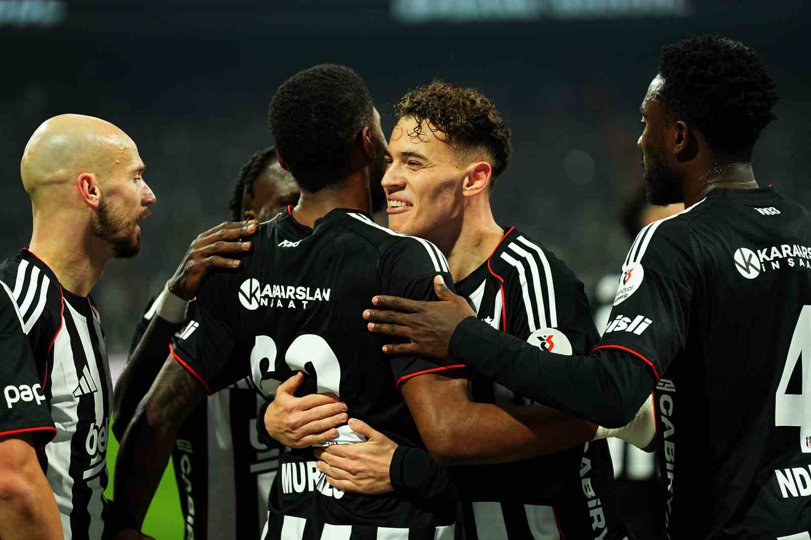 Trendyol Süper Lig: Beşiktaş: 2 - Göztepe: 0 (İlk yarı) 15 trendyol super lig besiktas 2 goztepe 0 ilk yari 11 8XufFULD