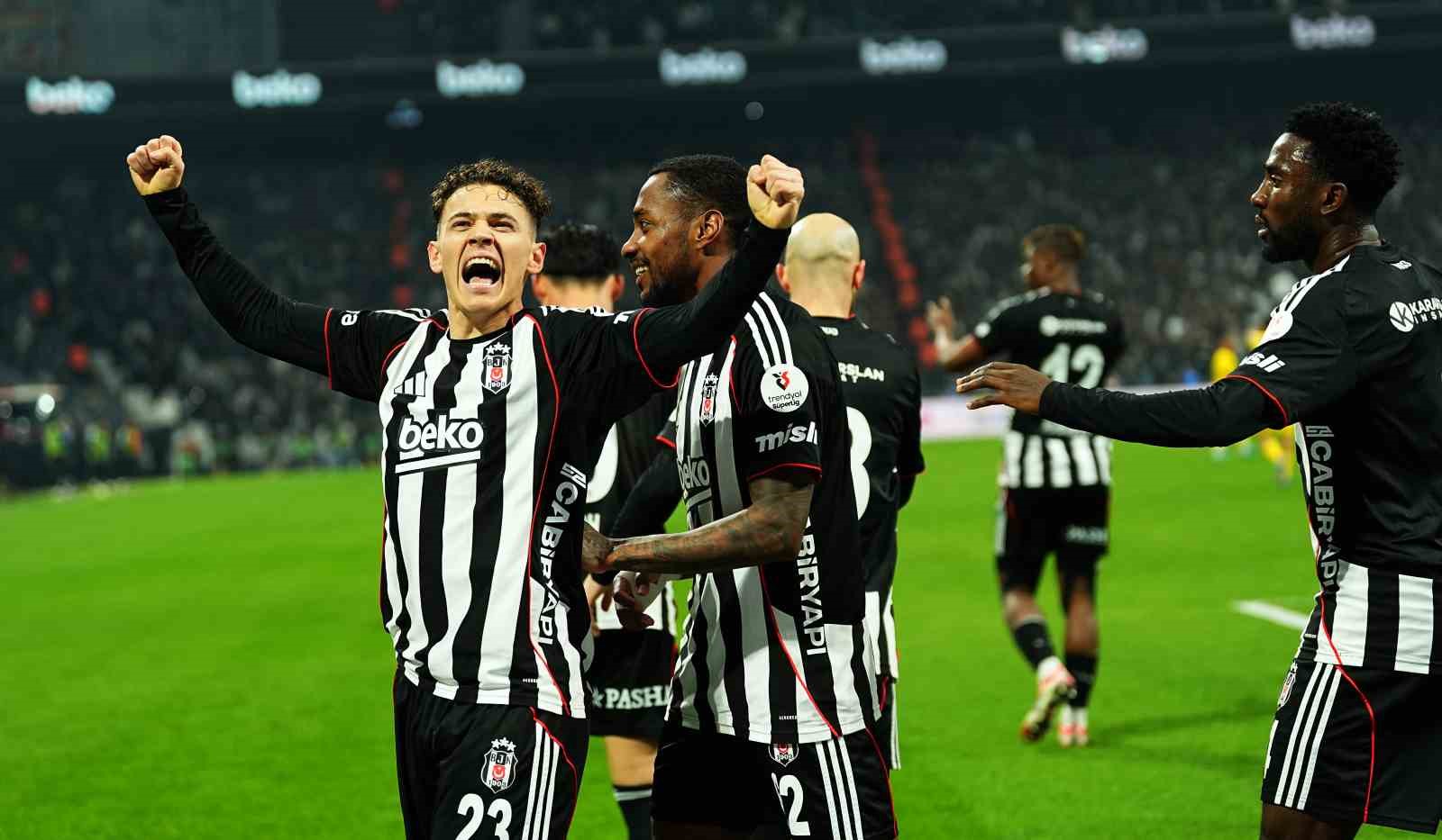 Trendyol Süper Lig: Beşiktaş: 2 - Göztepe: 0 (İlk yarı) 16 trendyol super lig besiktas 2 goztepe 0 ilk yari 12
