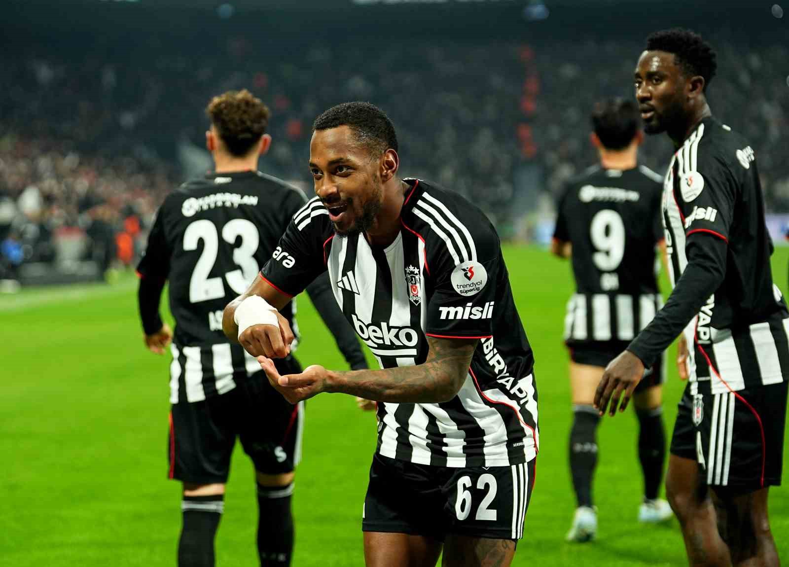Trendyol Süper Lig: Beşiktaş: 2 - Göztepe: 0 (İlk yarı) 17 trendyol super lig besiktas 2 goztepe 0 ilk yari 13 B13Cth9r