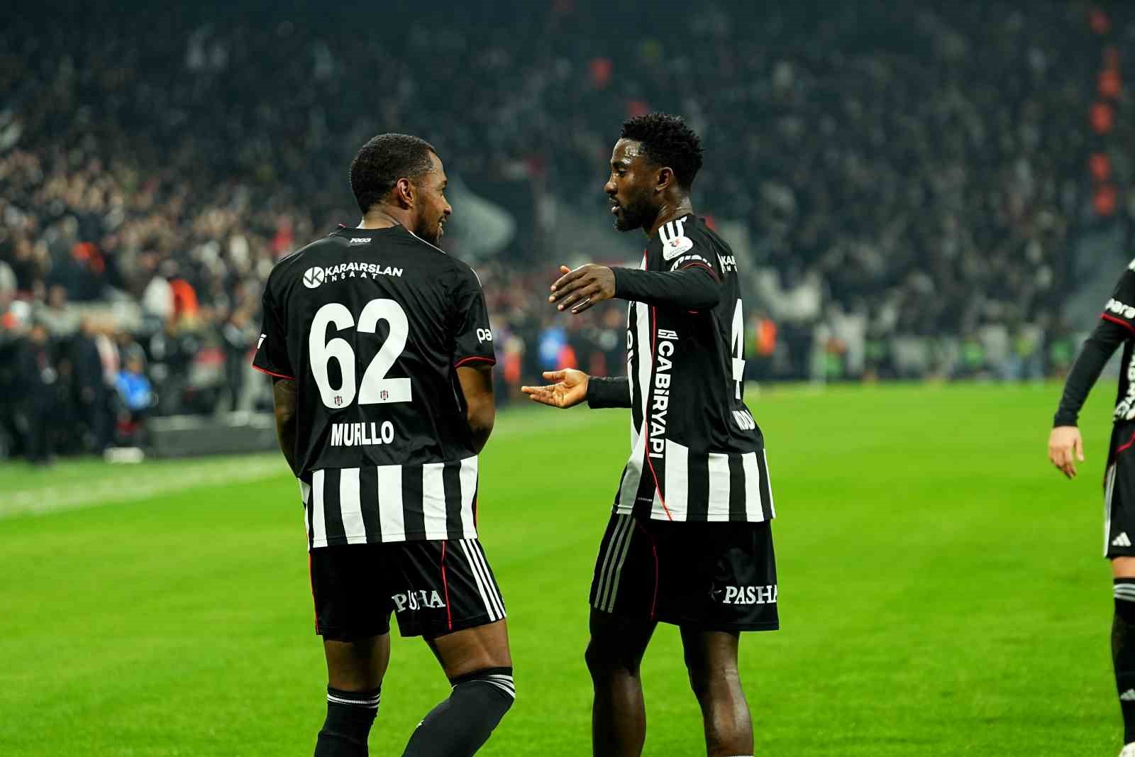 Trendyol Süper Lig: Beşiktaş: 2 - Göztepe: 0 (İlk yarı) 20 trendyol super lig besiktas 2 goztepe 0 ilk yari 16 ccVPPwpz