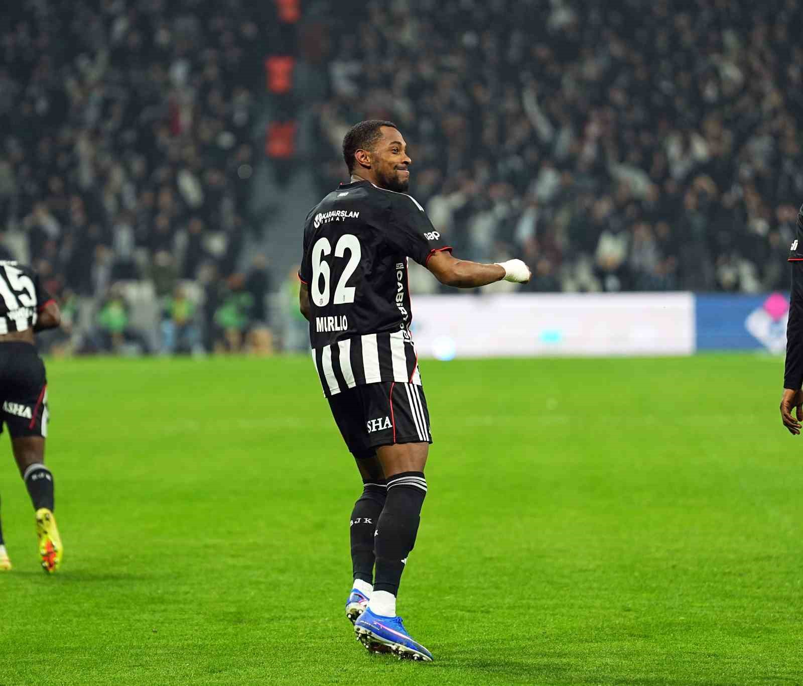 Trendyol Süper Lig: Beşiktaş: 2 - Göztepe: 0 (İlk yarı) 21 trendyol super lig besiktas 2 goztepe 0 ilk yari 17 D8eEeXdi
