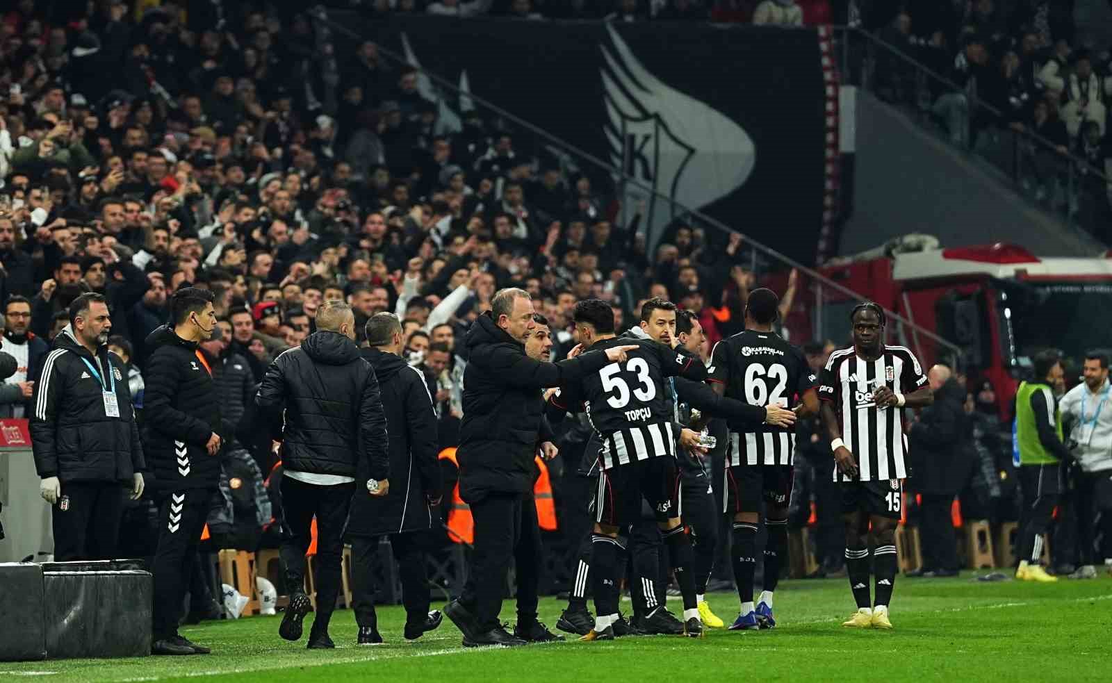 Trendyol Süper Lig: Beşiktaş: 2 - Göztepe: 0 (İlk yarı) 22 trendyol super lig besiktas 2 goztepe 0 ilk yari 18 YdJXdFXz