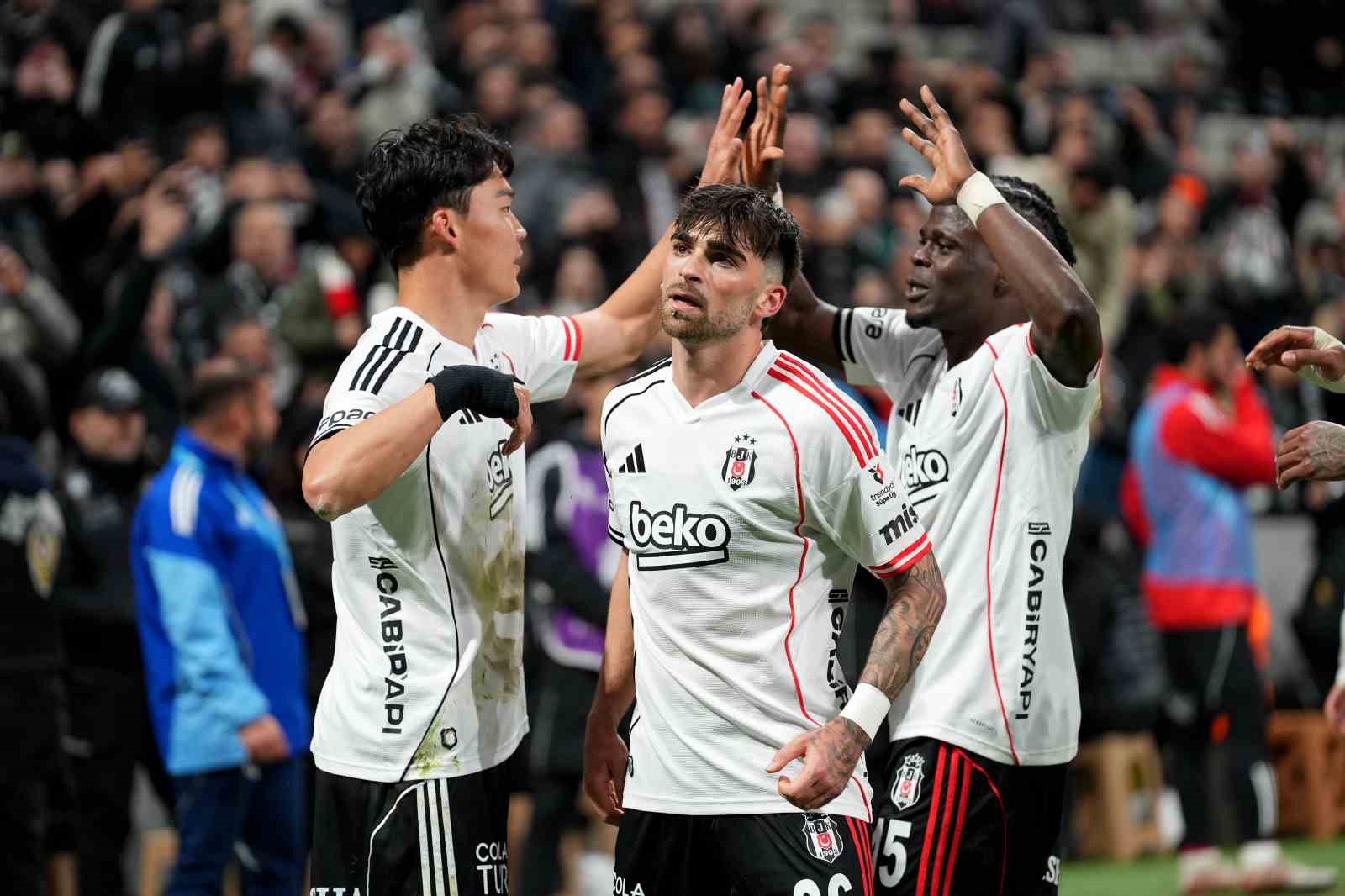 trendyol super lig besiktas 4 antalyaspor 2 mac sonucu 16 LmTEWsDG