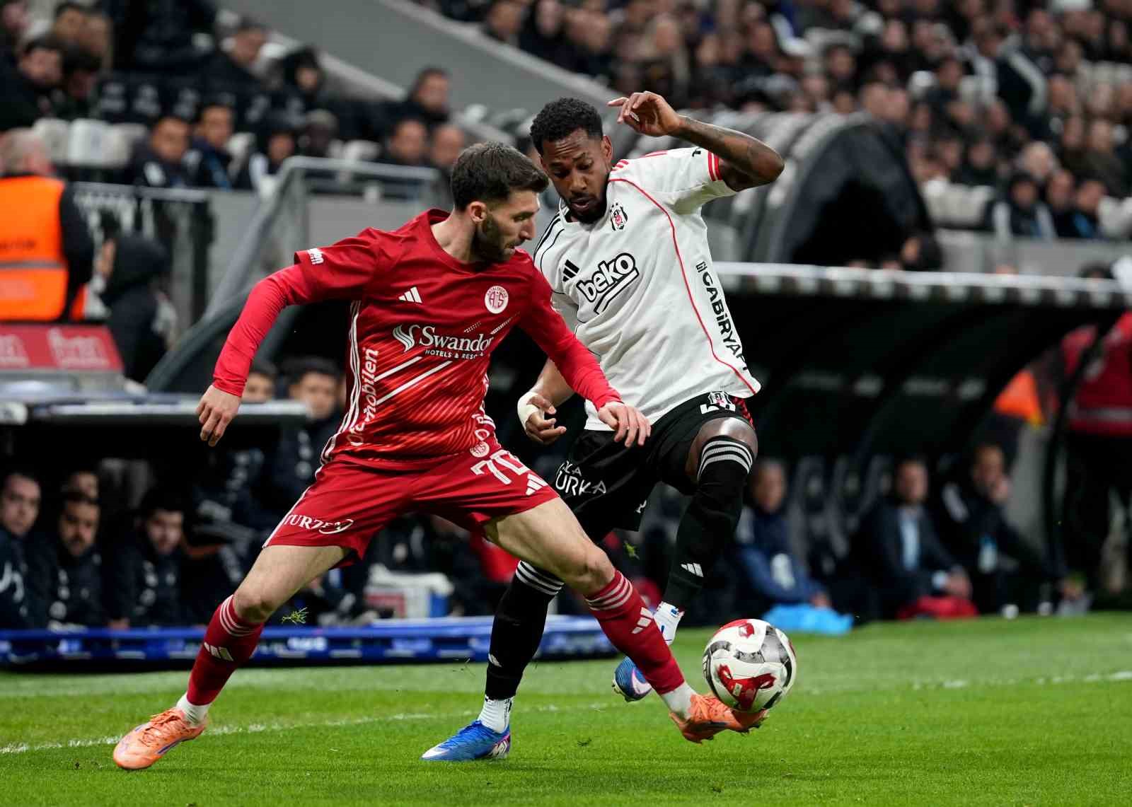 trendyol super lig besiktas 4 antalyaspor 2 mac sonucu 24 IsXZSIFy