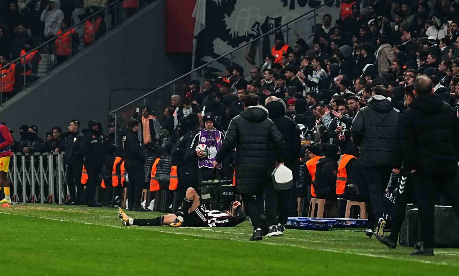 trendyol super lig besiktas 4 goztepe 0 mac sonucu 10 GT1CgRl5