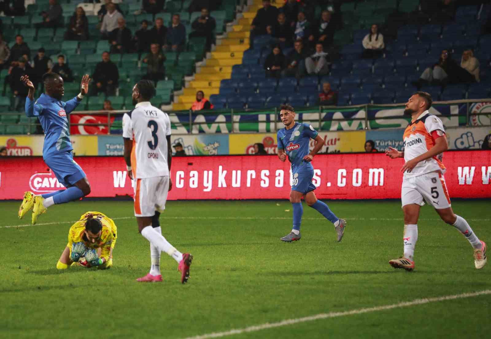 Trendyol Süper Lig: Çaykur Rizespor: 0 - Başakşehir: 0 (İlk yarı) 9 trendyol super lig caykur rizespor 0 basaksehir 0 ilk yari 5 6r3VFEXD