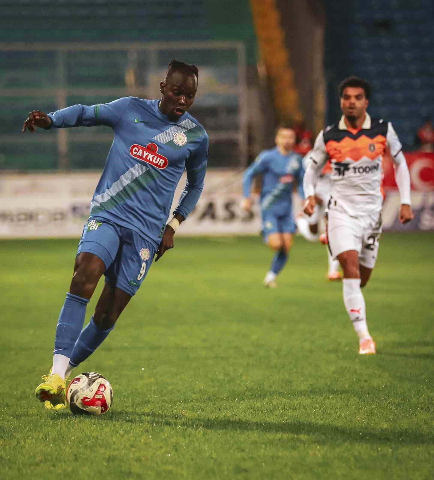 Trendyol Süper Lig: Çaykur Rizespor: 0 - Başakşehir: 0 (İlk yarı) 11 trendyol super lig caykur rizespor 0 basaksehir 0 ilk yari 7 22duYOnU