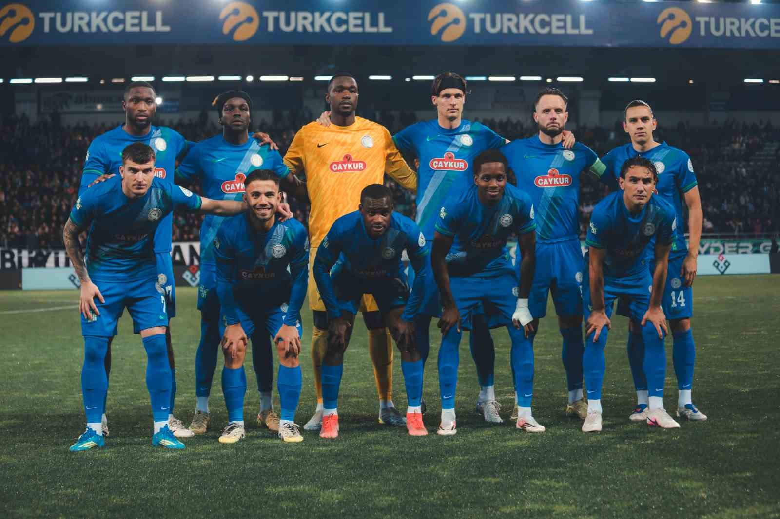 trendyol super lig caykur rizespor 0 besiktas 0 mac devam ediyor 3