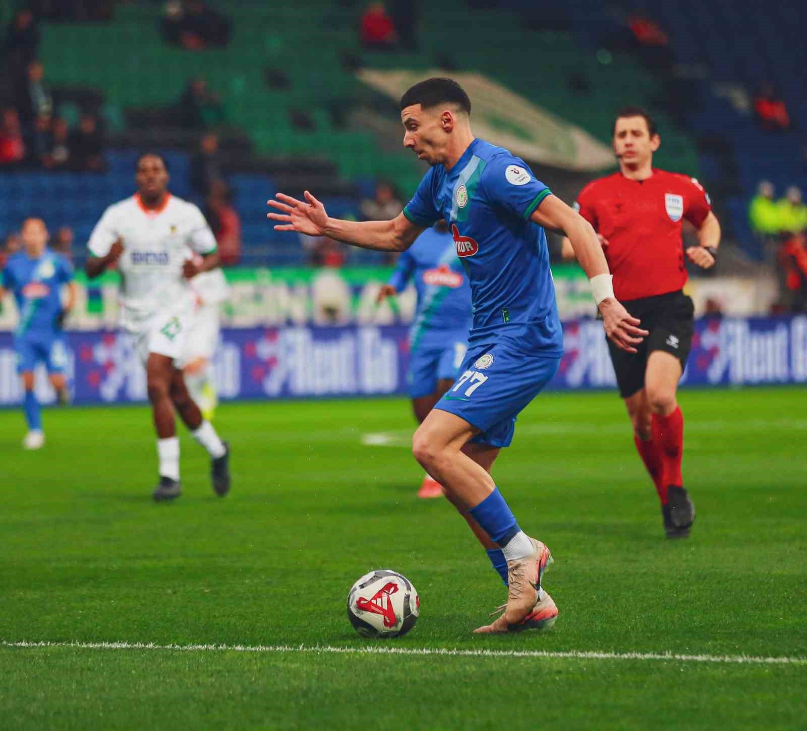 Trendyol Süper Lig: Çaykur Rizespor: 0 - Corendon Alanyaspor: 0 (İlk yarı) 5 trendyol super lig caykur rizespor 0 corendon alanyaspor 0 ilk yari 1 uf8FCVNL