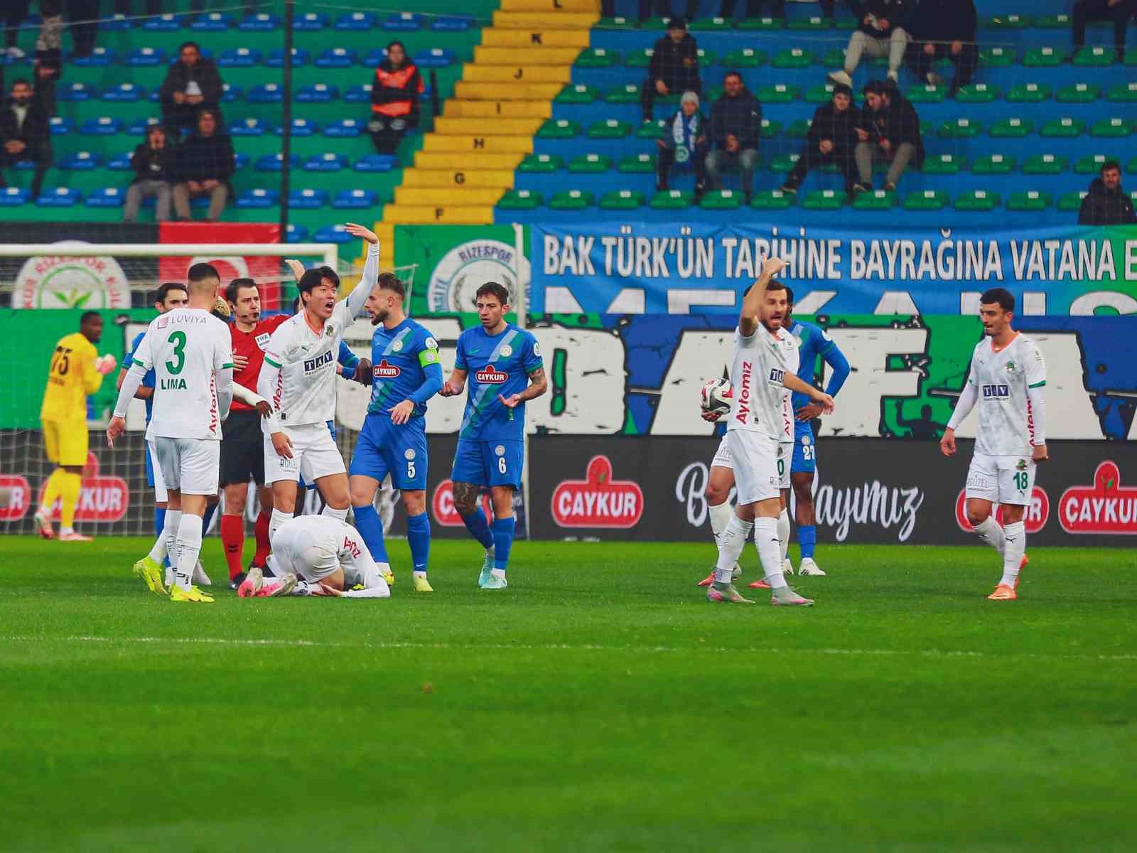Trendyol Süper Lig: Çaykur Rizespor: 0 - Corendon Alanyaspor: 0 (İlk yarı) 14 trendyol super lig caykur rizespor 0 corendon alanyaspor 0 ilk yari 10