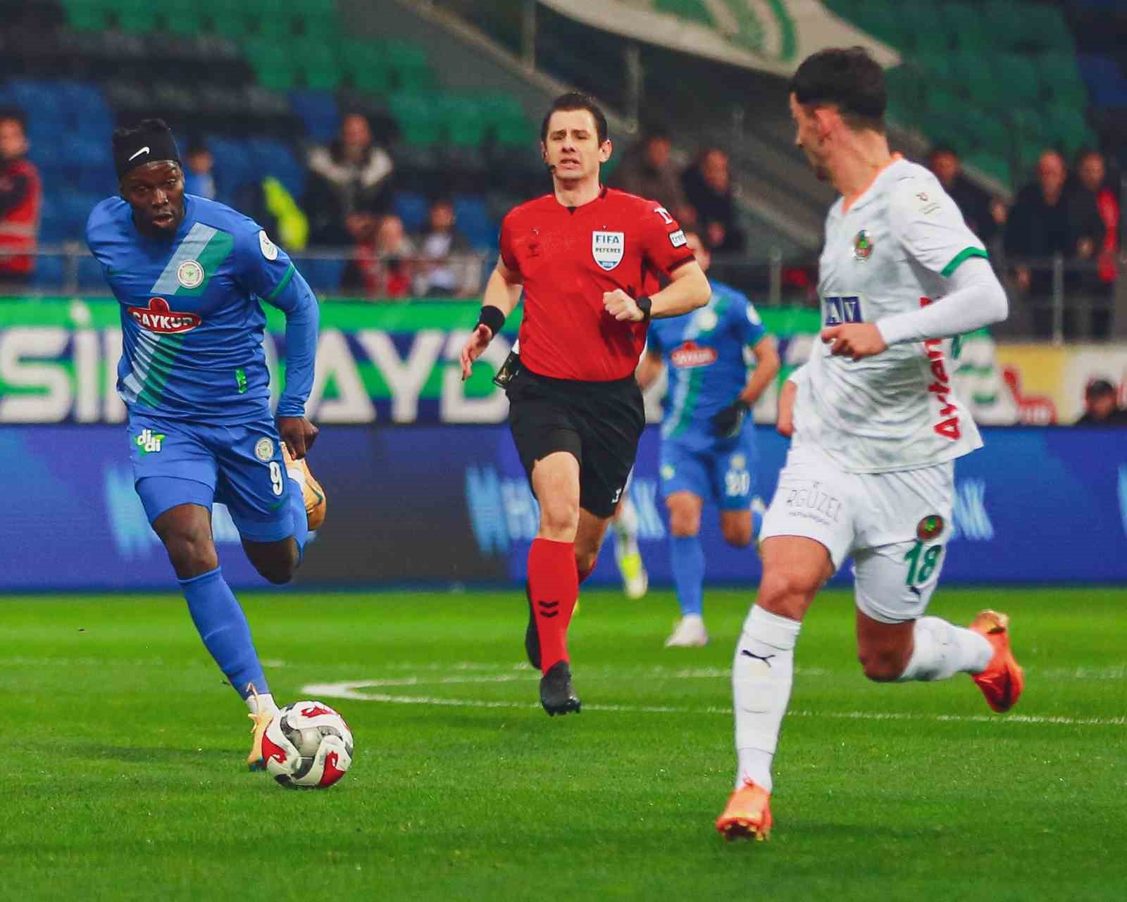 Trendyol Süper Lig: Çaykur Rizespor: 0 - Corendon Alanyaspor: 0 (İlk yarı) 15 trendyol super lig caykur rizespor 0 corendon alanyaspor 0 ilk yari 11 s15tIqb4