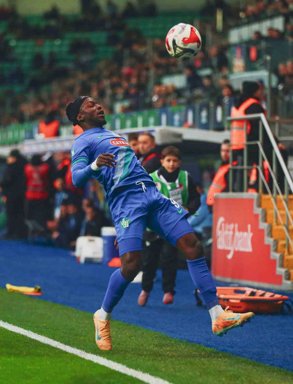 Trendyol Süper Lig: Çaykur Rizespor: 0 - Corendon Alanyaspor: 0 (İlk yarı) 16 trendyol super lig caykur rizespor 0 corendon alanyaspor 0 ilk yari 12 bJpQJSST