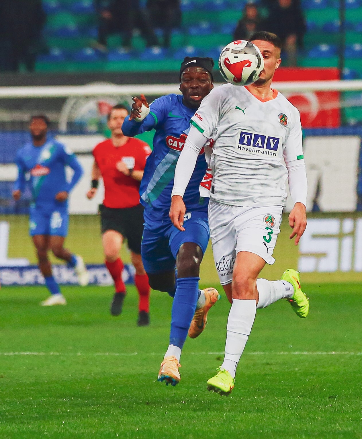 Trendyol Süper Lig: Çaykur Rizespor: 0 - Corendon Alanyaspor: 0 (İlk yarı) 19 trendyol super lig caykur rizespor 0 corendon alanyaspor 0 ilk yari 15 GiCpaKBR