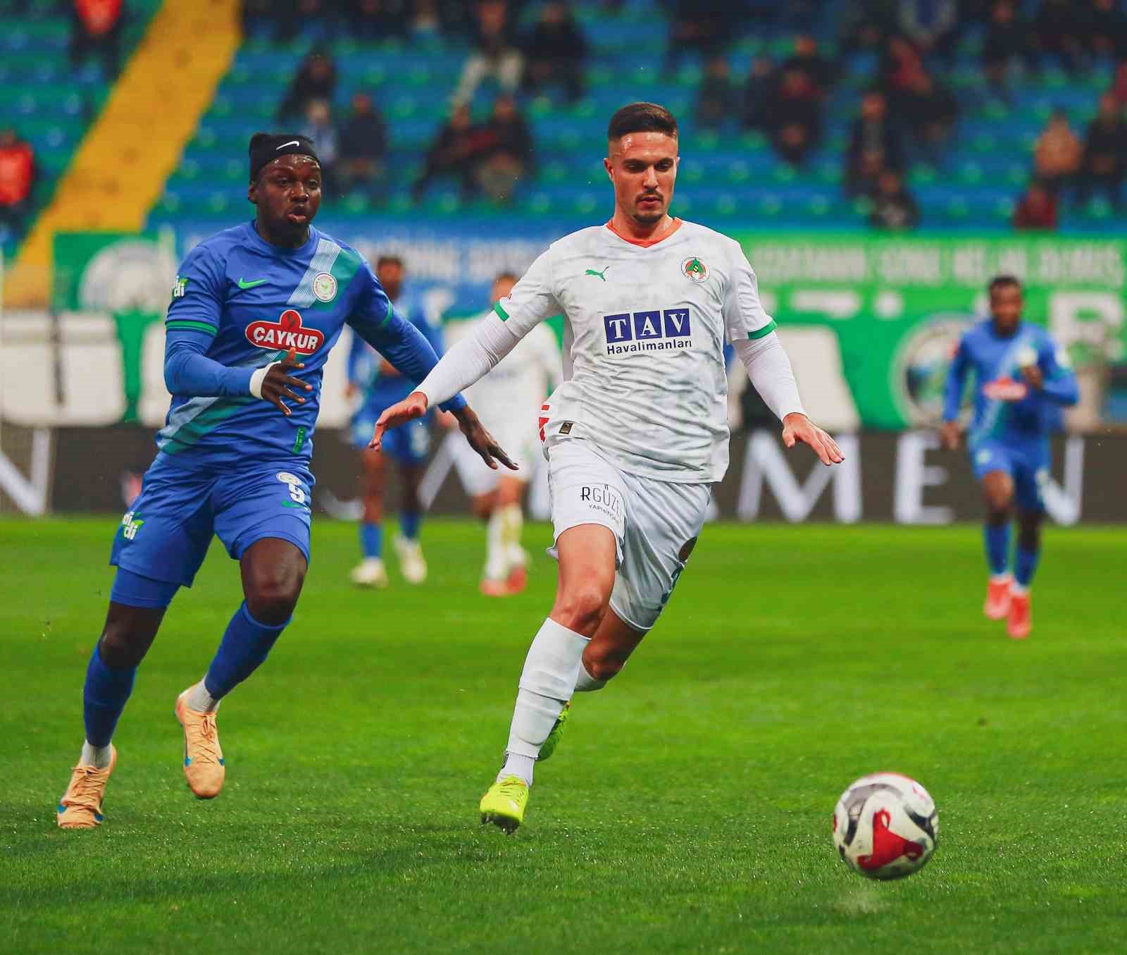 Trendyol Süper Lig: Çaykur Rizespor: 0 - Corendon Alanyaspor: 0 (İlk yarı) 7 trendyol super lig caykur rizespor 0 corendon alanyaspor 0 ilk yari 3 tXQVWRUH