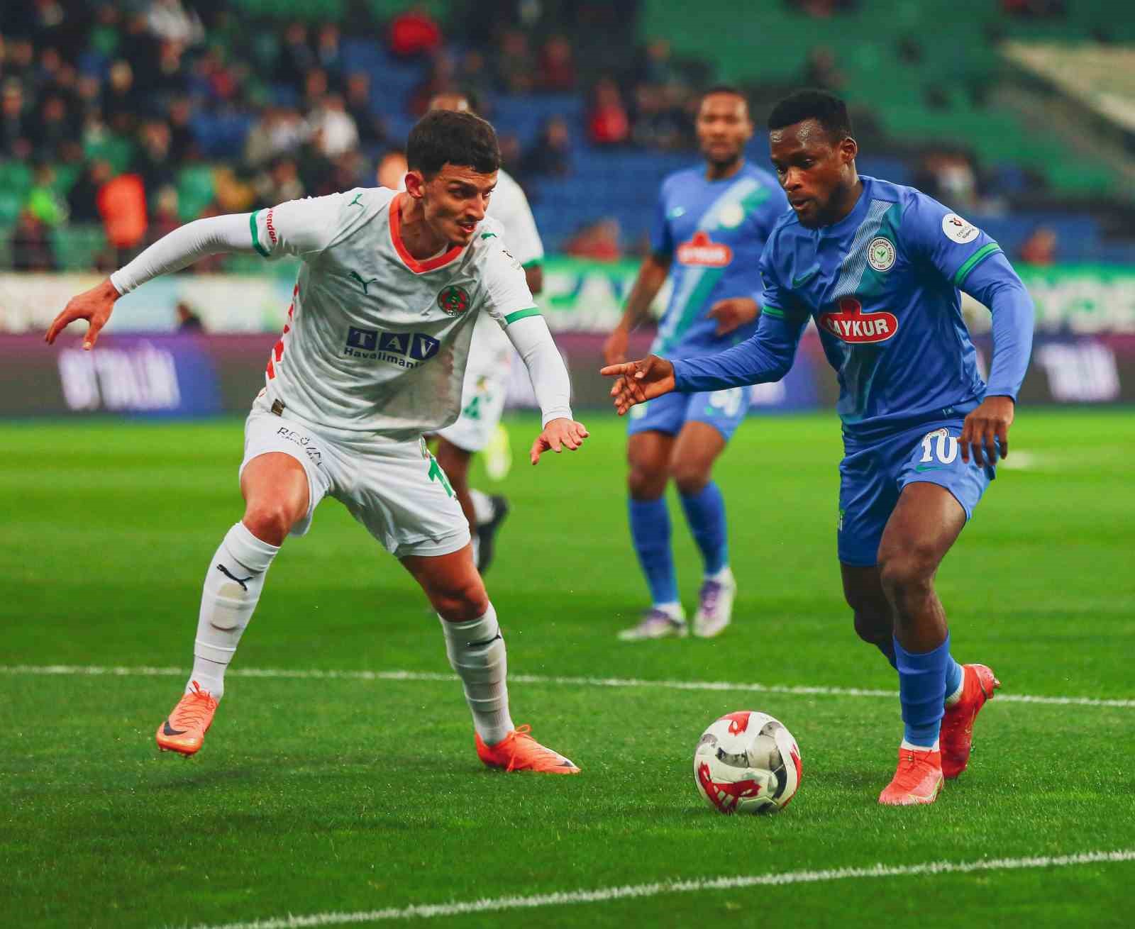Trendyol Süper Lig: Çaykur Rizespor: 0 - Corendon Alanyaspor: 0 (İlk yarı) 8 trendyol super lig caykur rizespor 0 corendon alanyaspor 0 ilk yari 4 6s7gtzWp