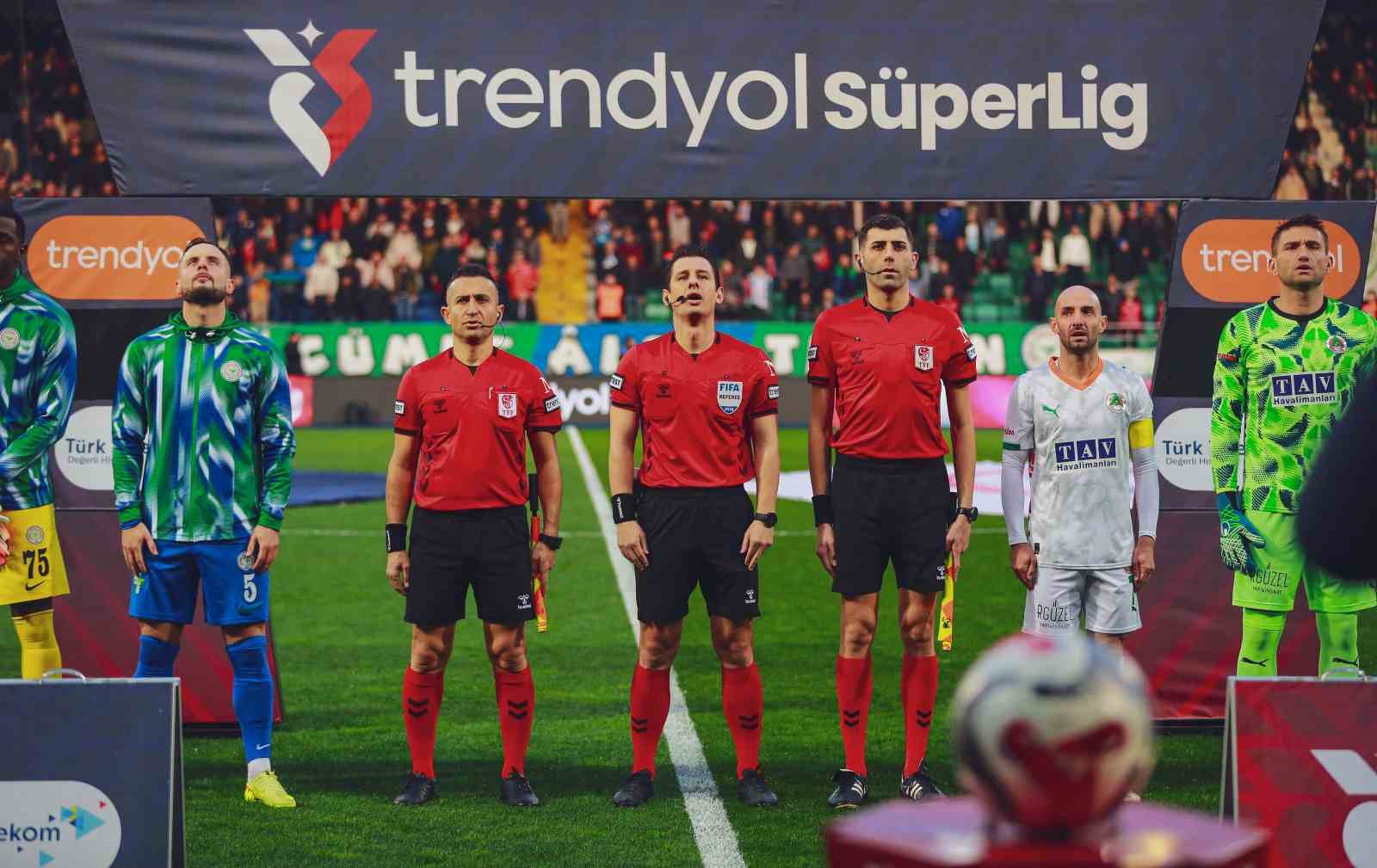 Trendyol Süper Lig: Çaykur Rizespor: 0 - Corendon Alanyaspor: 0 (İlk yarı) 9 trendyol super lig caykur rizespor 0 corendon alanyaspor 0 ilk yari 5 HU1YyHLt