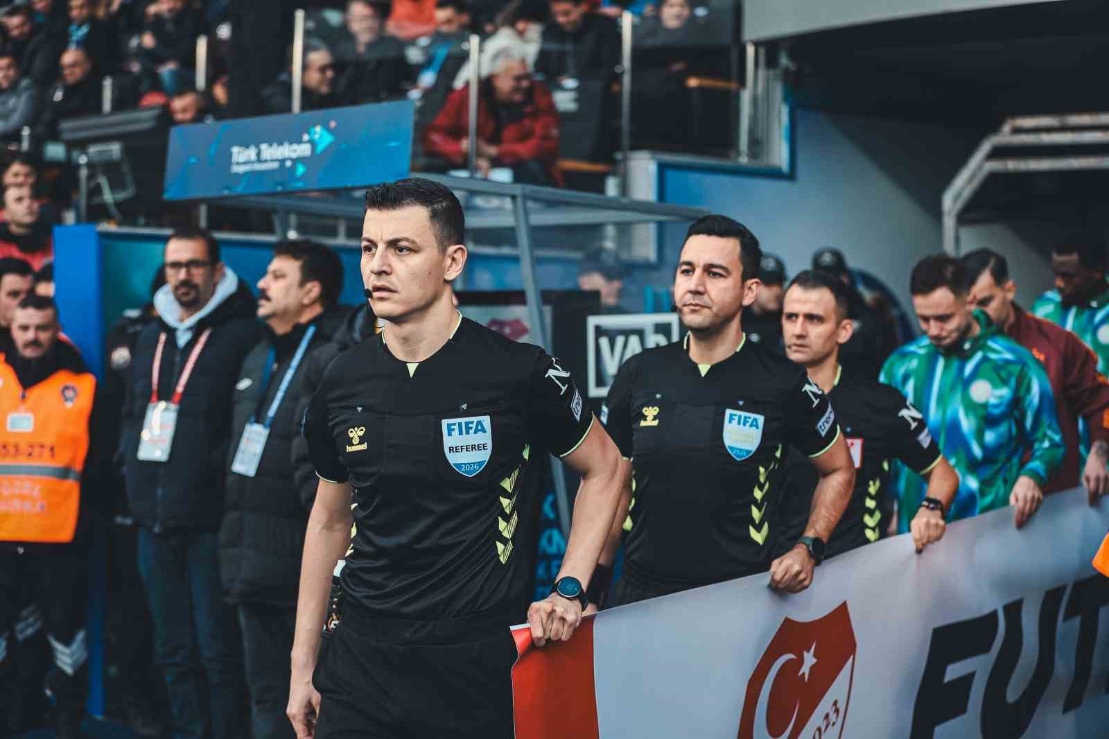 trendyol super lig caykur rizespor 0 galatasaray 1 mac devam ediyor 1 ugYbCddM