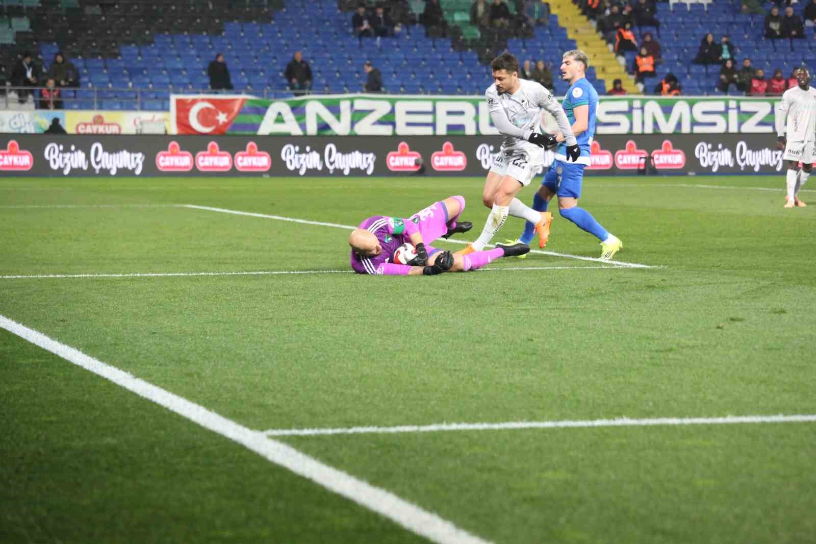 trendyol super lig caykur rizespor 1 kocaelispor 0 ilk yari 3