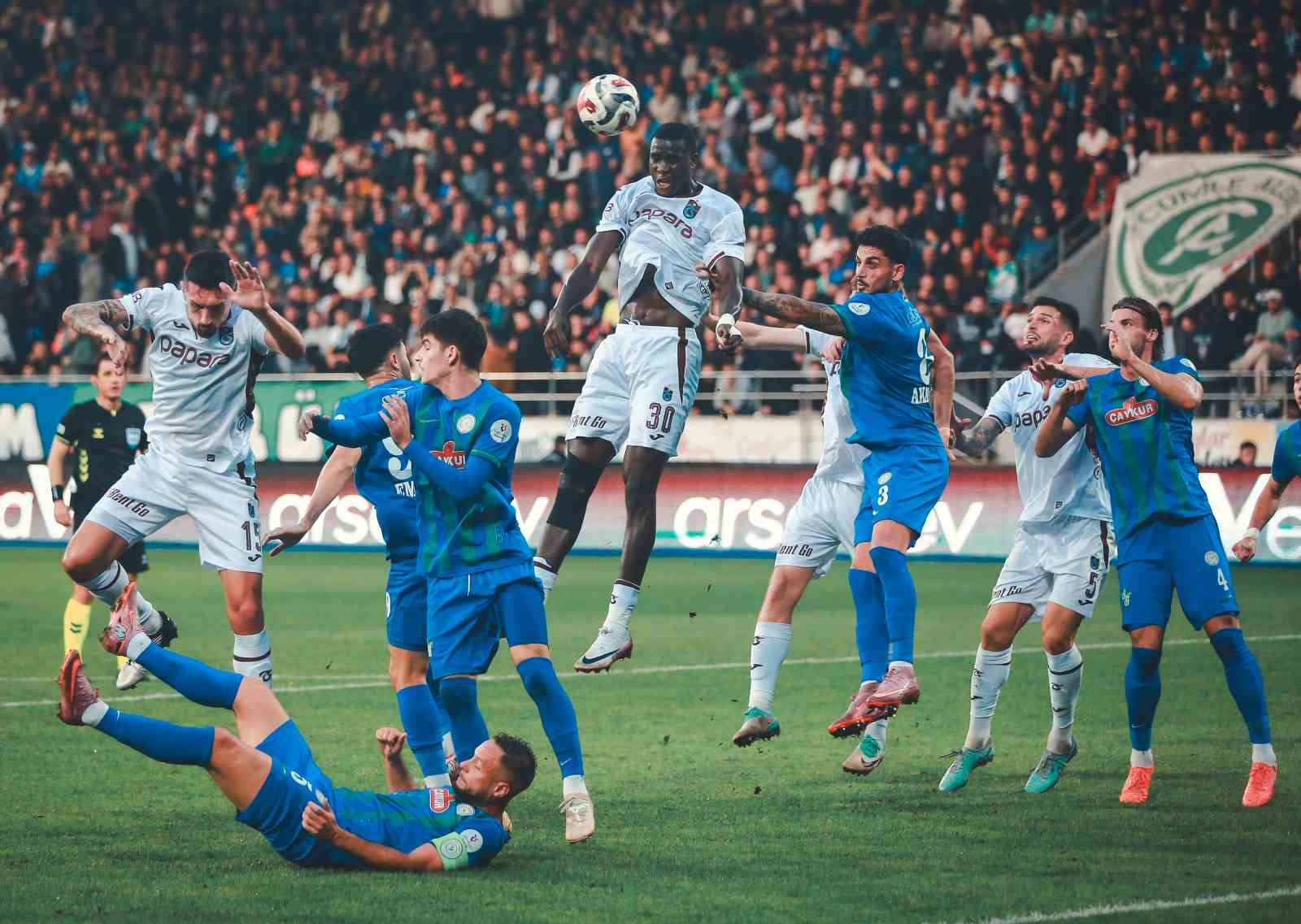 trendyol super lig caykur rizespor 1 trabzonspor 2 ilk yari 9 YKy63i4p