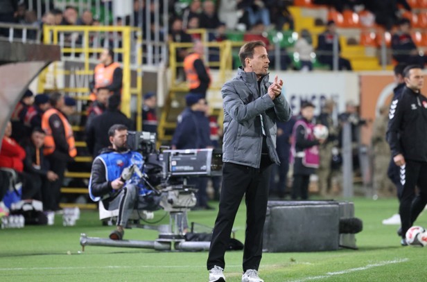 Trendyol Süper Lig: Corendon Alanyaspor: 0 - Gençlerbirliği: 0 (İlk yarı) 5 trendyol super lig corendon alanyaspor 0 genclerbirligi 0 ilk yari 1 XZzYwGJM