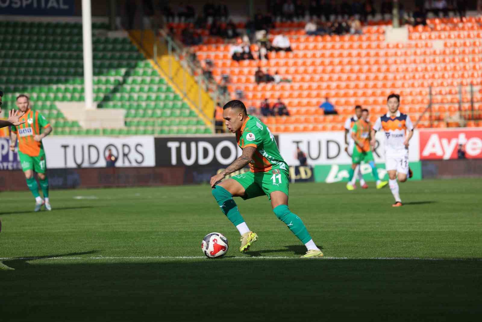 trendyol super lig corendon alanyaspor 0 rams basaksehir 2 ilk yari 2 C4dsh9nb
