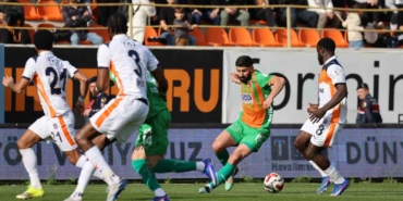 trendyol-super-lig-corendon-alanyaspor-0-rams-basaksehir-2-ilk-yari-tYUjjOx8.jpg