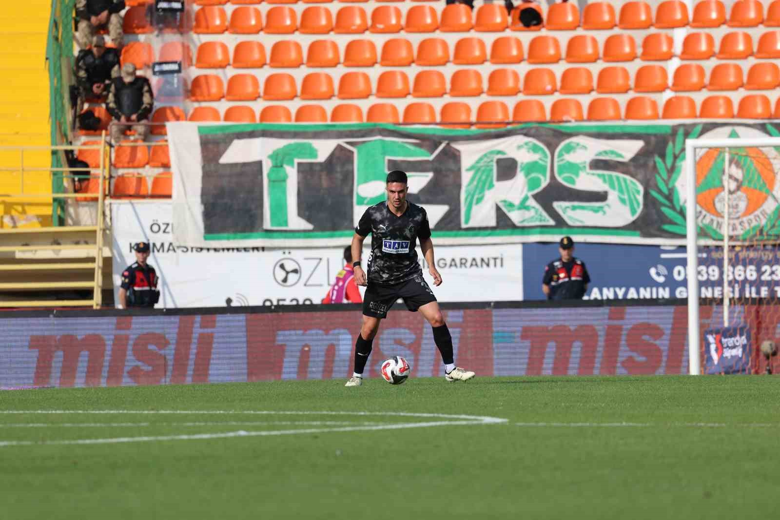 Trendyol Süper Lig: Corendon Alanyaspor: 0 - Samsunspor: 2 (İlk yarı) 7 trendyol super lig corendon alanyaspor 0 samsunspor 2 ilk yari 3 RShA4mBR