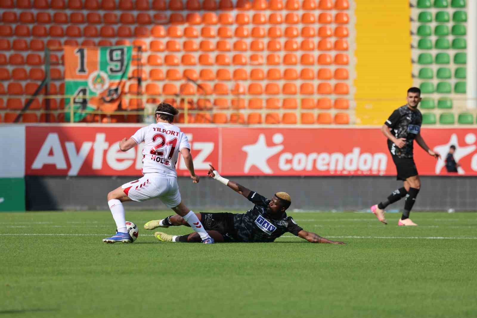 Trendyol Süper Lig: Corendon Alanyaspor: 0 - Samsunspor: 2 (İlk yarı) 8 trendyol super lig corendon alanyaspor 0 samsunspor 2 ilk yari 4 zgdwvM2a