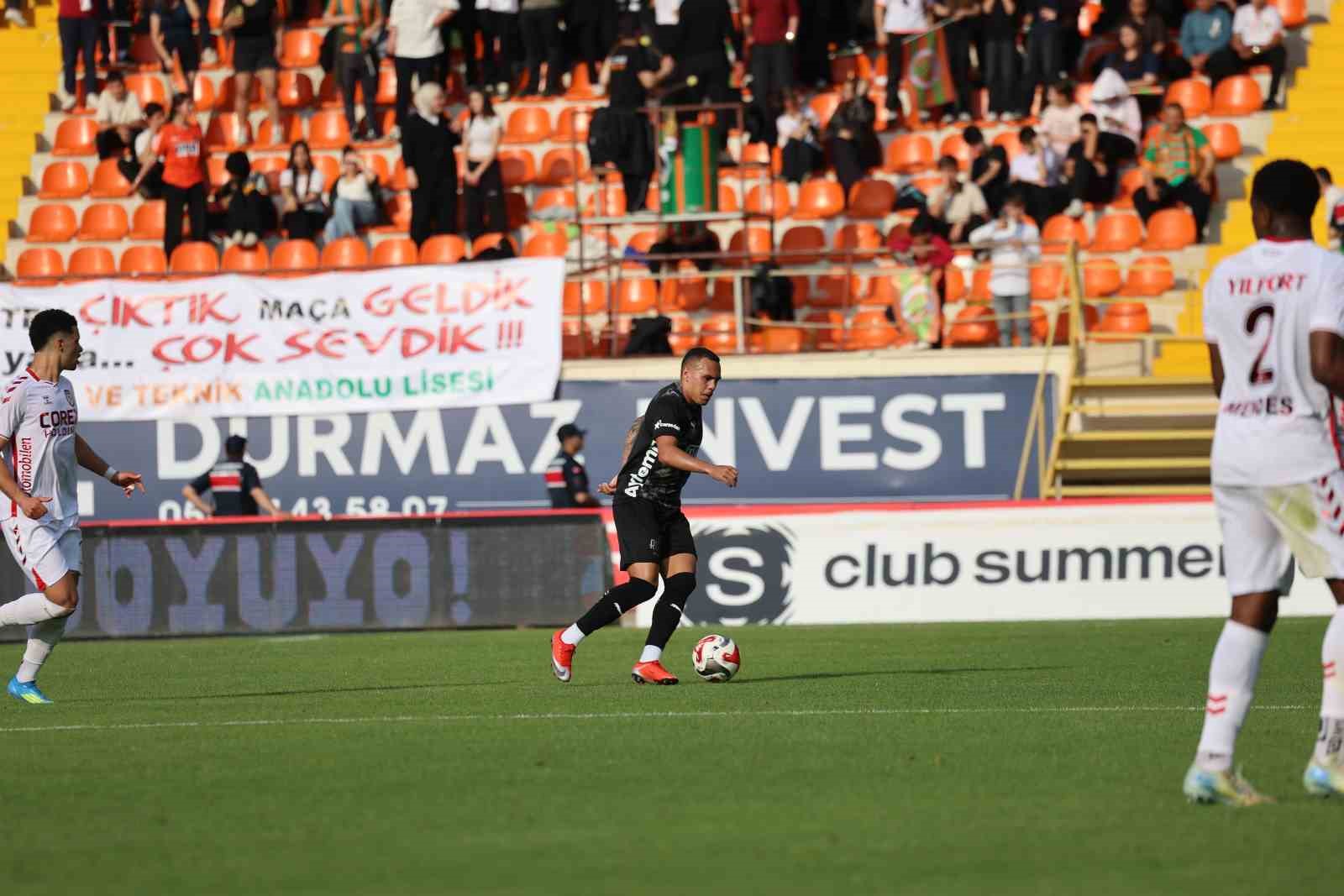 Trendyol Süper Lig: Corendon Alanyaspor: 0 - Samsunspor: 2 (İlk yarı) 10 trendyol super lig corendon alanyaspor 0 samsunspor 2 ilk yari 6 88Pn9H56