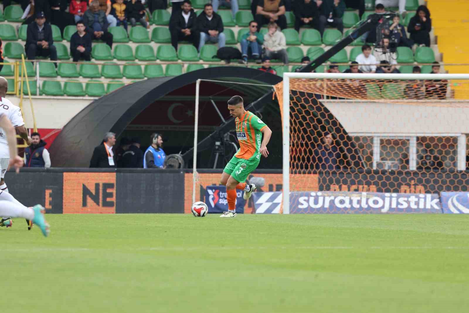 Trendyol Süper Lig: Corendon Alanyaspor: 0 Trabzonspor: 0 (İlk yarı) 6 trendyol super lig corendon alanyaspor 0 trabzonspor 0 ilk yari 2 zgWAFDiN