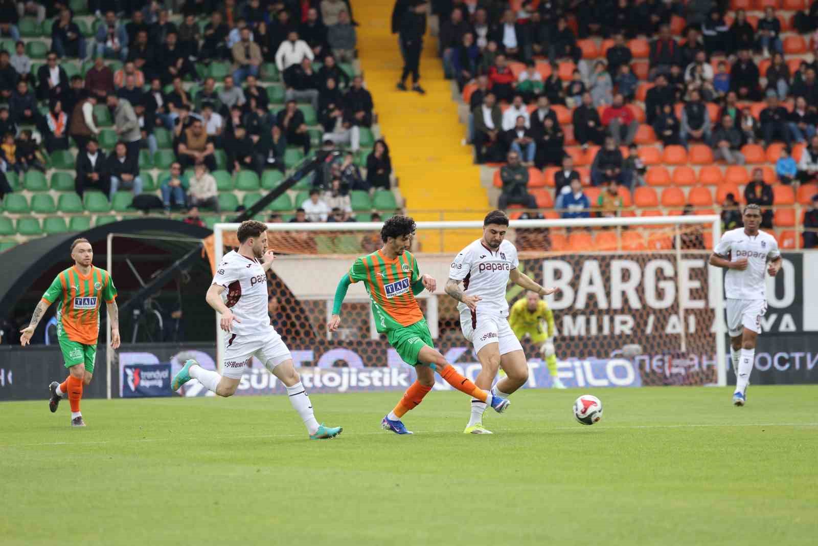 Trendyol Süper Lig: Corendon Alanyaspor: 0 Trabzonspor: 0 (İlk yarı) 7 trendyol super lig corendon alanyaspor 0 trabzonspor 0 ilk yari 3 JahWvL55
