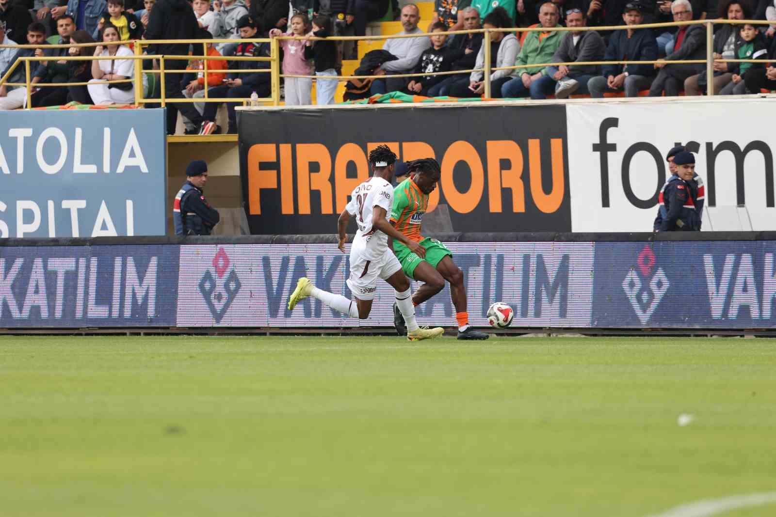 Trendyol Süper Lig: Corendon Alanyaspor: 0 Trabzonspor: 0 (İlk yarı) 9 trendyol super lig corendon alanyaspor 0 trabzonspor 0 ilk yari 5 VftHs8R8