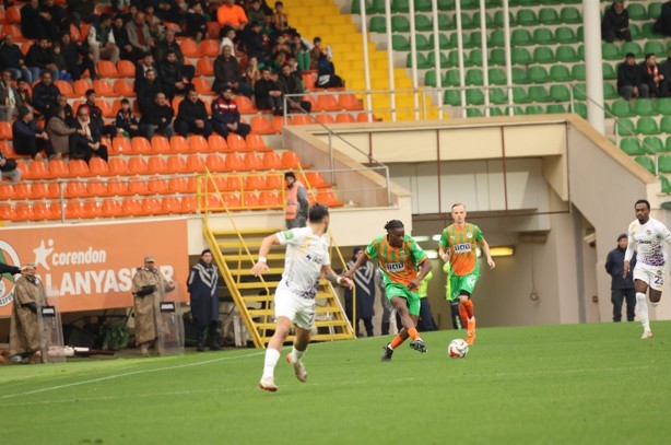 Trendyol Süper Lig: Corendon Alanyaspor: 1 - Eyüpspor: 0 (İlk yarı) 6 trendyol super lig corendon alanyaspor 1 eyupspor 0 ilk yari 2 Vc9ChEdL