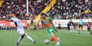 trendyol-super-lig-corendon-alanyaspor-1-trabzonspor-1-mac-sonucu-VD9vcqIE.jpg