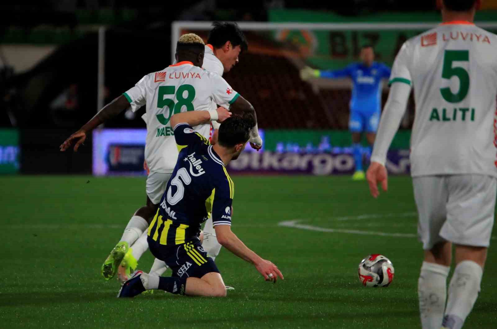 Trendyol Süper Lig: Corendon Alanyaspor: 2 - Fenerbahçe: 1 (Maç devam ediyor) 4 trendyol super lig corendon alanyaspor 2 fenerbahce 1 mac devam ediyor 0 hCllUF7s