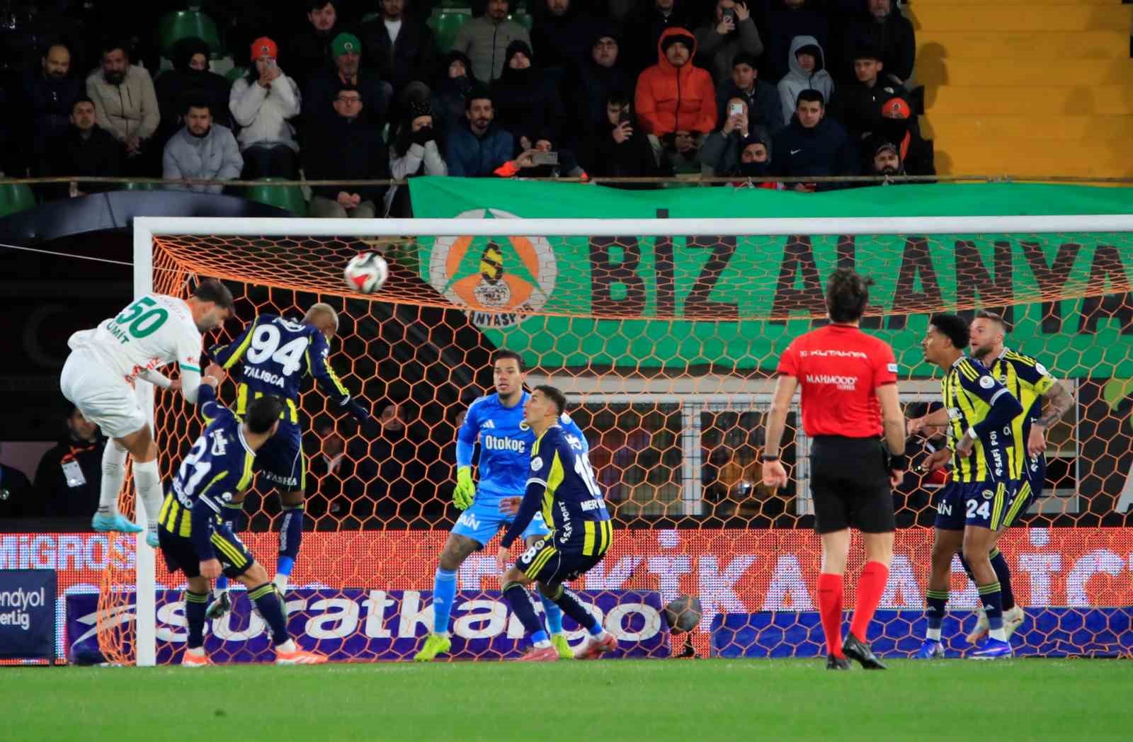 Trendyol Süper Lig: Corendon Alanyaspor: 2 - Fenerbahçe: 1 (Maç devam ediyor) 5 trendyol super lig corendon alanyaspor 2 fenerbahce 1 mac devam ediyor 1 yqIFINwU