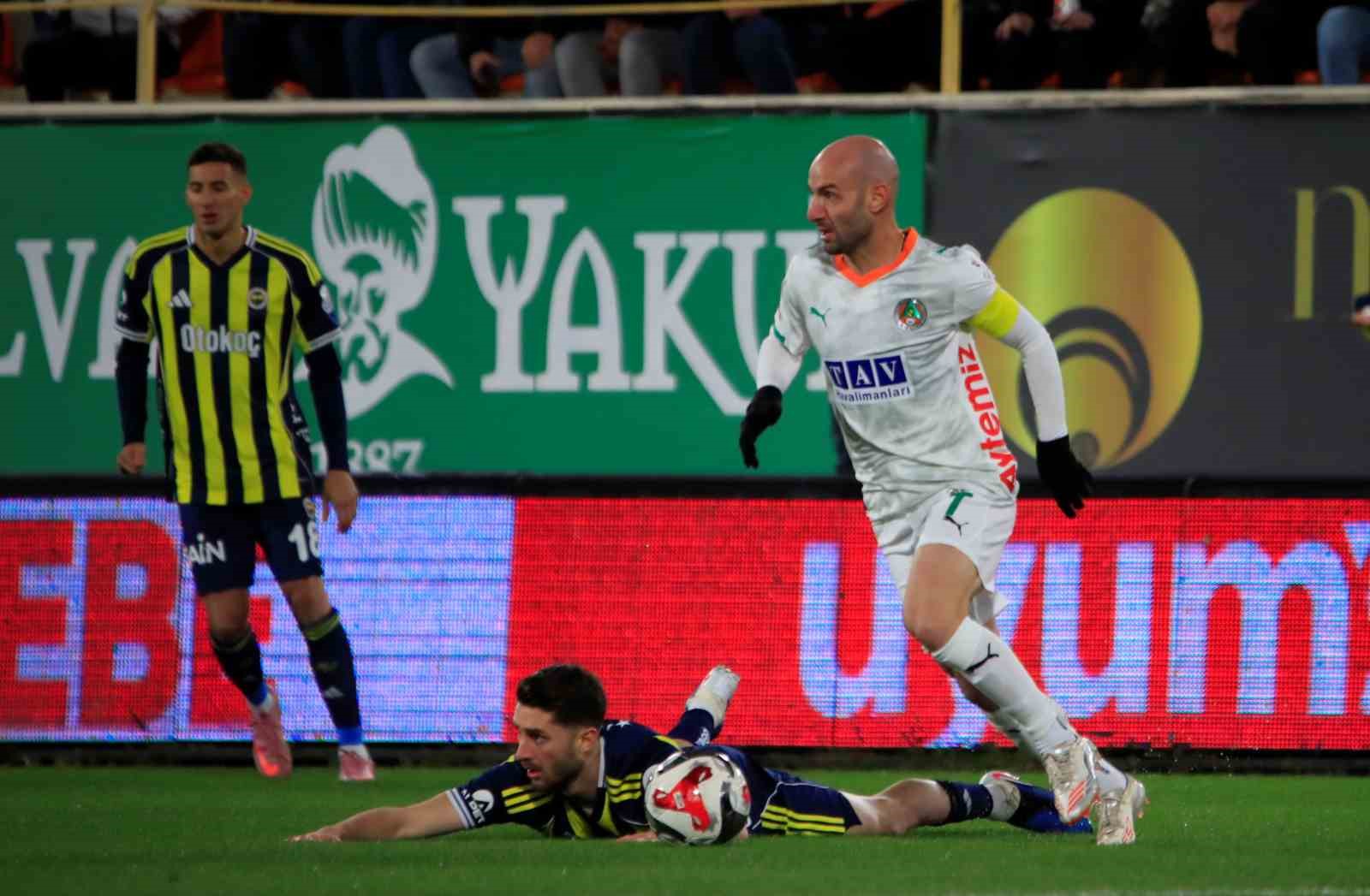 Trendyol Süper Lig: Corendon Alanyaspor: 2 - Fenerbahçe: 1 (Maç devam ediyor) 16 trendyol super lig corendon alanyaspor 2 fenerbahce 1 mac devam ediyor 12 XuqRGDZc
