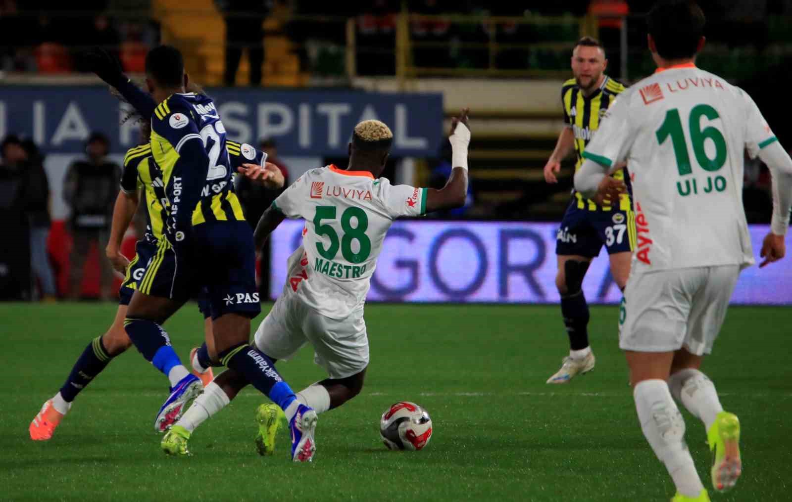 Trendyol Süper Lig: Corendon Alanyaspor: 2 - Fenerbahçe: 1 (Maç devam ediyor) 10 trendyol super lig corendon alanyaspor 2 fenerbahce 1 mac devam ediyor 6 7iI1jIpX