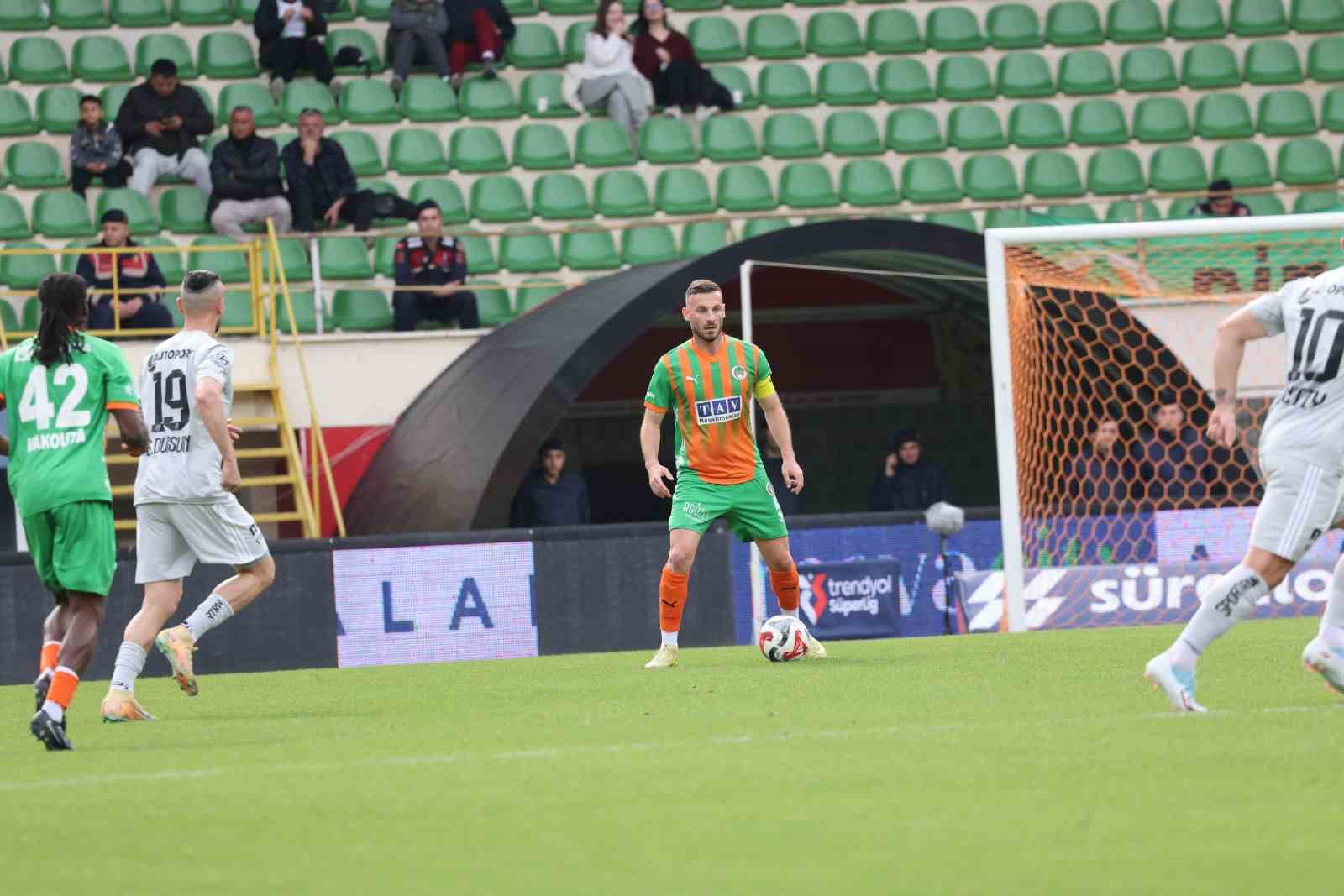 trendyol super lig corendon alanyaspor 2 kocaelispor 0 ilk yari 13 wnL4T5jI