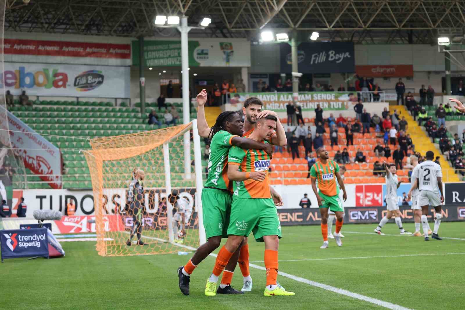 trendyol super lig corendon alanyaspor 2 kocaelispor 0 ilk yari 14 vkZ9mVYO