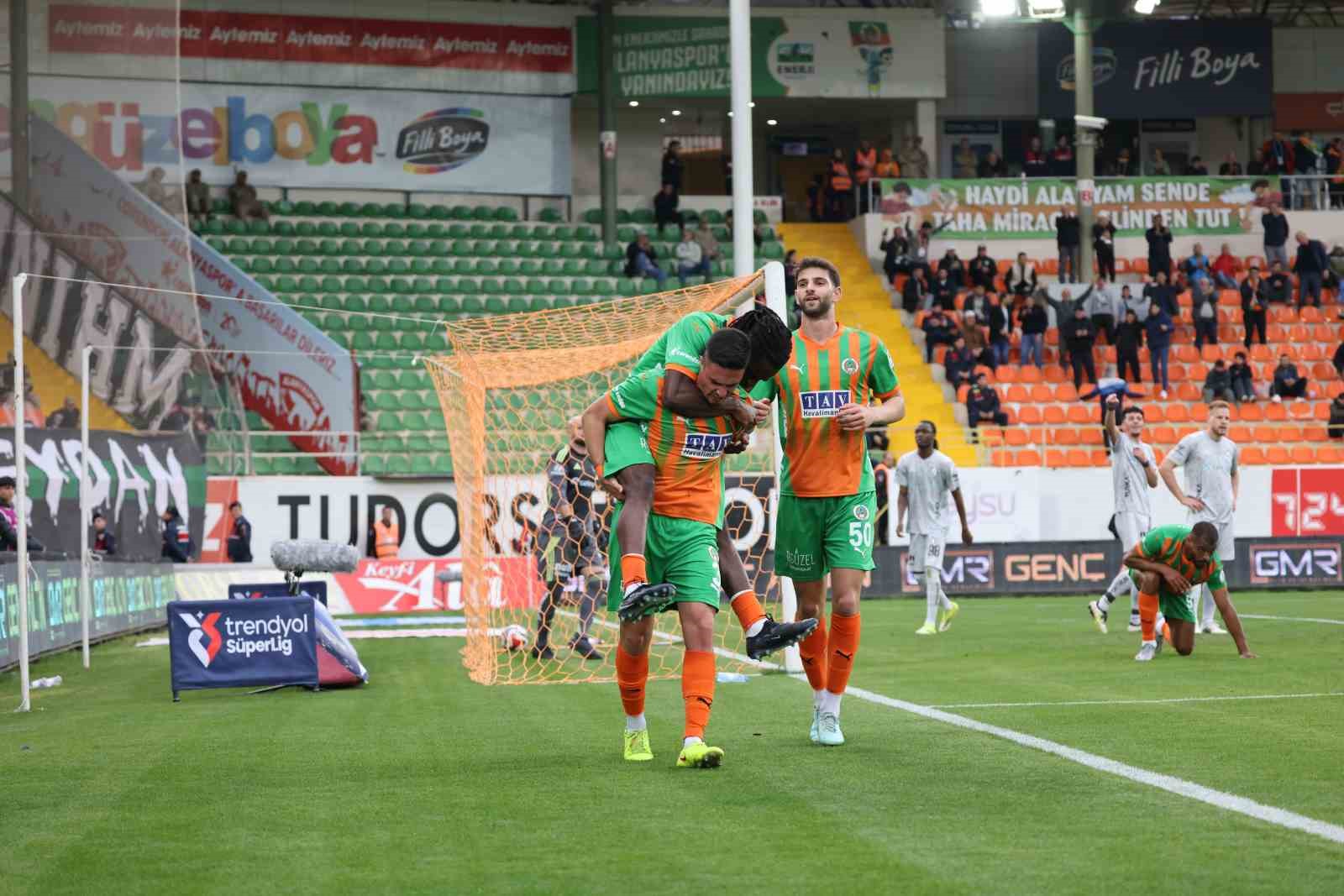 trendyol super lig corendon alanyaspor 2 kocaelispor 0 ilk yari 16 sL4mW94f