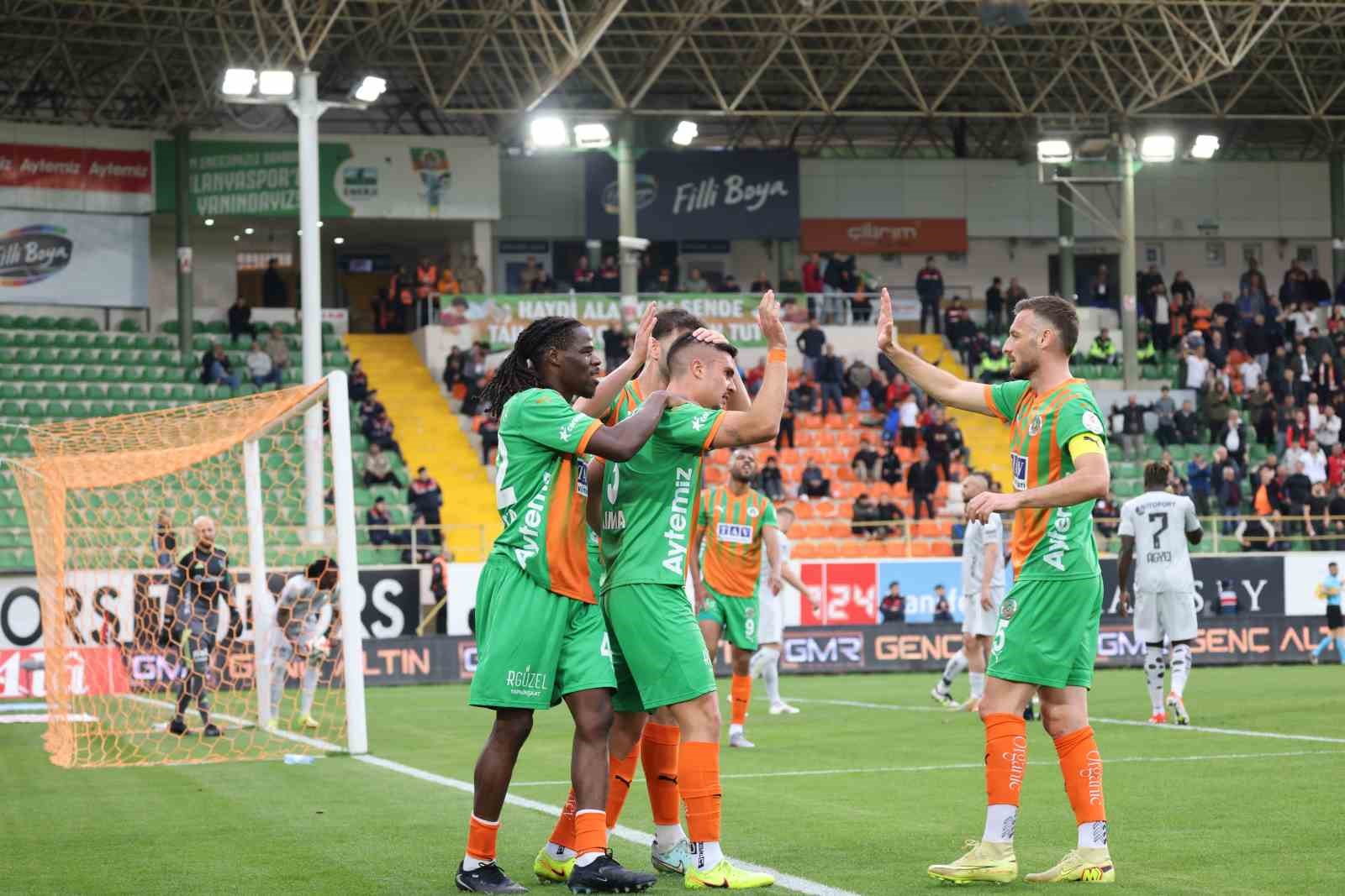 trendyol super lig corendon alanyaspor 2 kocaelispor 0 ilk yari 17 9rn3yLvj