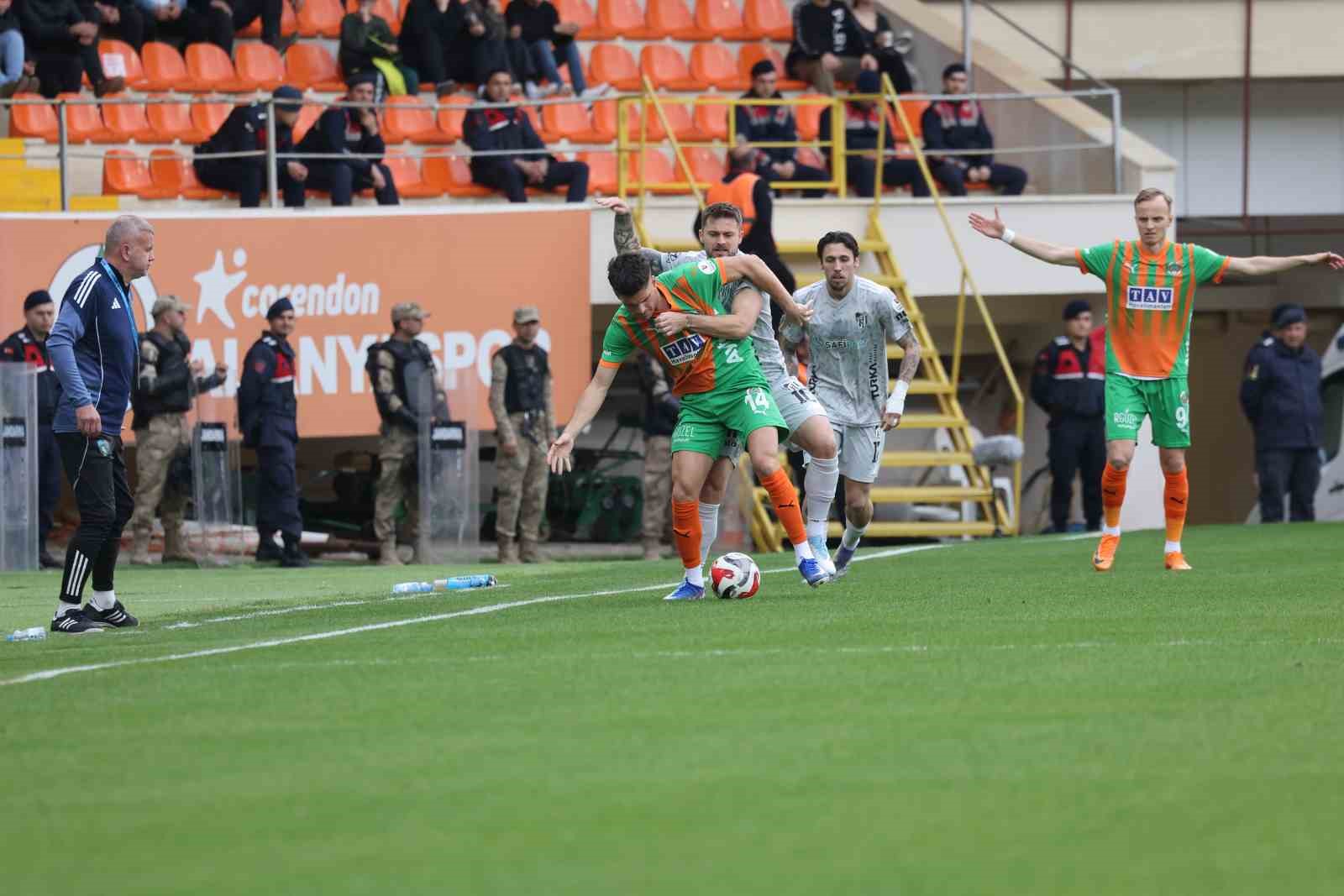 trendyol super lig corendon alanyaspor 2 kocaelispor 0 ilk yari 5 WsOhNLq6